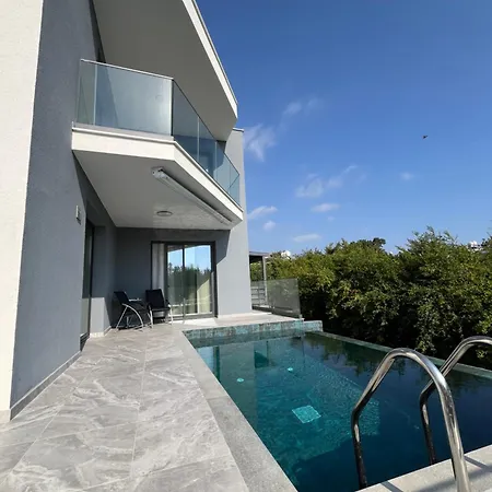 Feriehus Modern 5 Bedroom House *