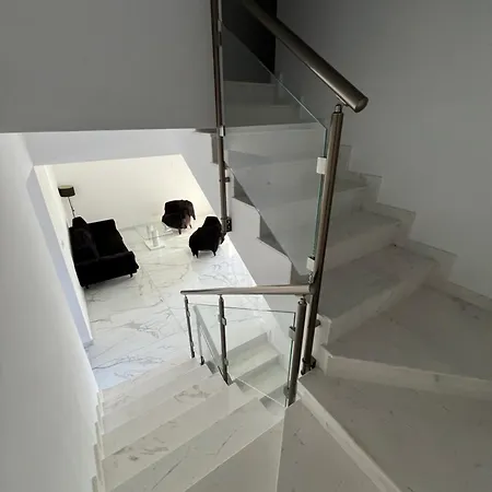Feriehus Modern 5 Bedroom House Kissonerga
