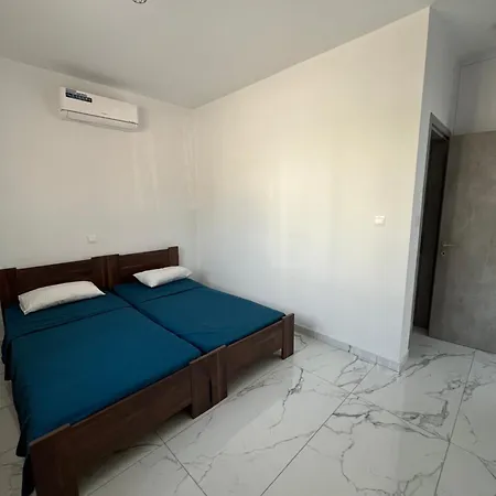 Modern 5 Bedroom House Kissonerga