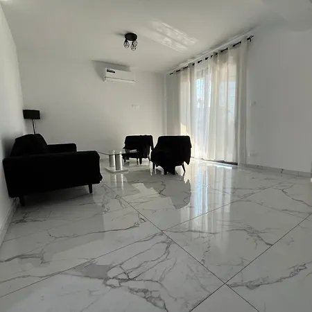 Modern 5 Bedroom House * Kissonerga
